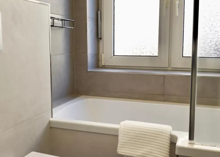 Luxurioese Stadtvilla Naehe Duesseldorf & Koeln & Essen - Messe Appartement